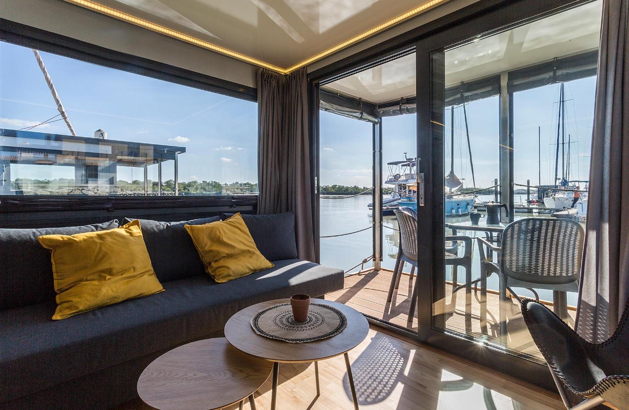 Отель Azvalia Luxury Casa Barco New York And Texas-Unique Houseboat Experience Эль-Пуэрто-де-Санта-Мария Экстерьер фото