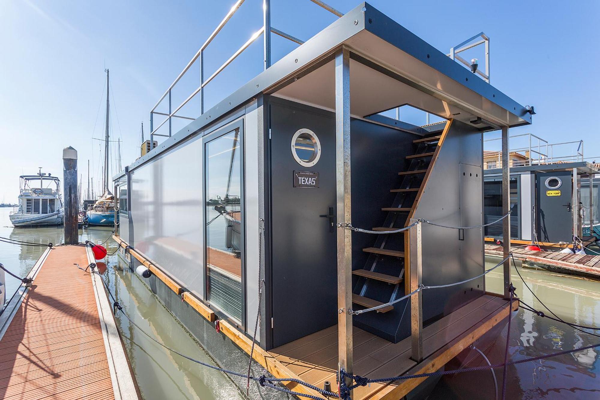Отель Azvalia Luxury Casa Barco New York And Texas-Unique Houseboat Experience Эль-Пуэрто-де-Санта-Мария Экстерьер фото