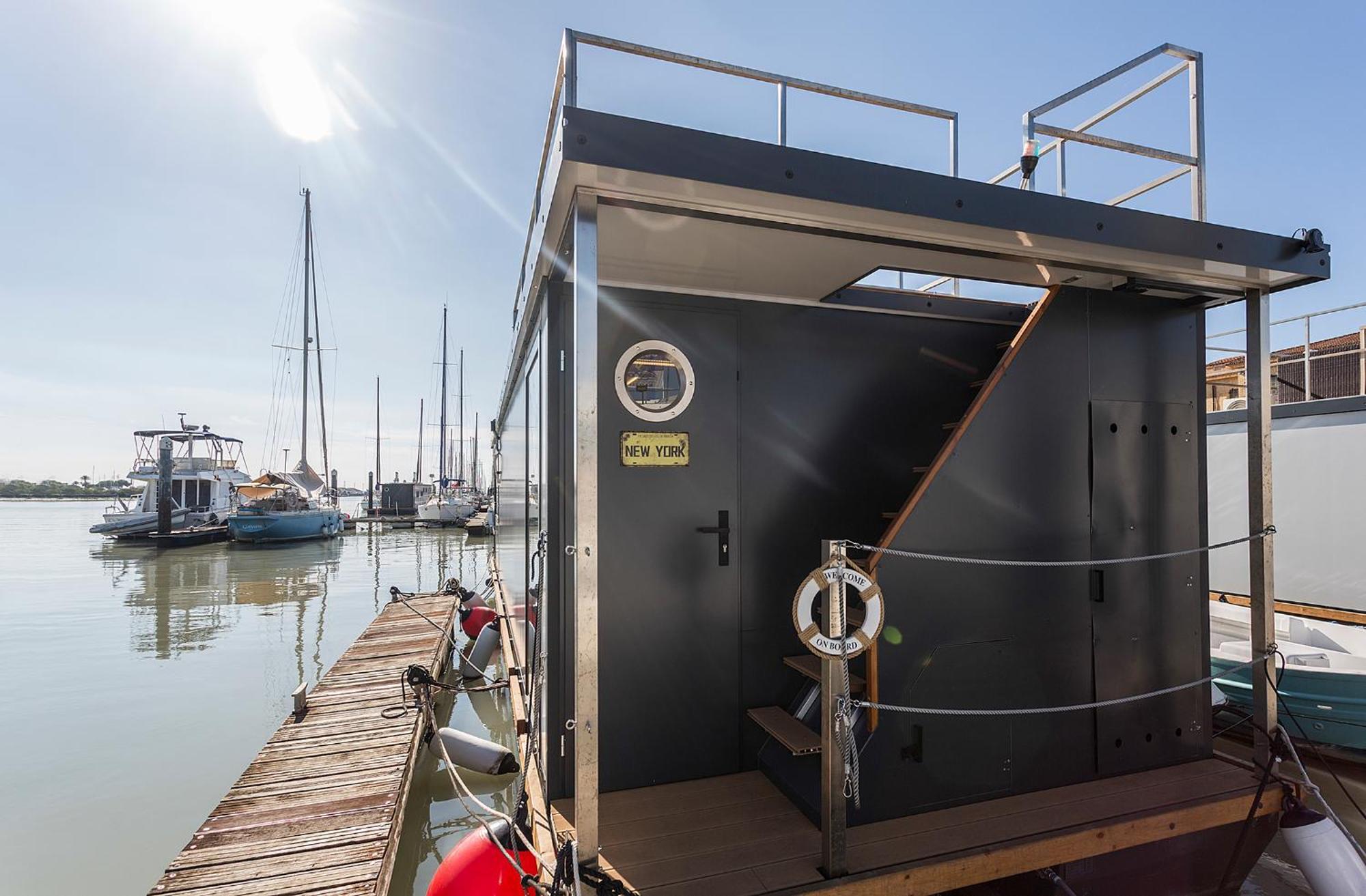 Отель Azvalia Luxury Casa Barco New York And Texas-Unique Houseboat Experience Эль-Пуэрто-де-Санта-Мария Экстерьер фото