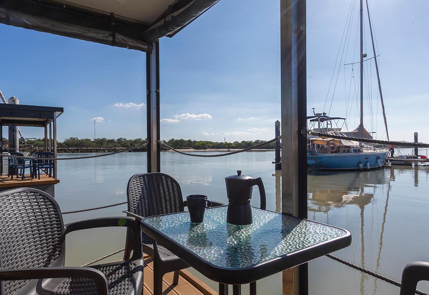 Отель Azvalia Luxury Casa Barco New York And Texas-Unique Houseboat Experience Эль-Пуэрто-де-Санта-Мария Экстерьер фото